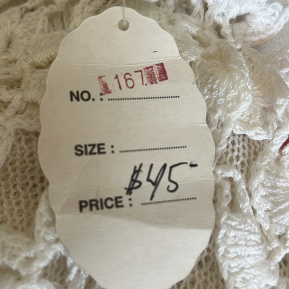 NWT inter lace white crochet tank top. Intricate design. Size medium- large. - Picture 7 of 8